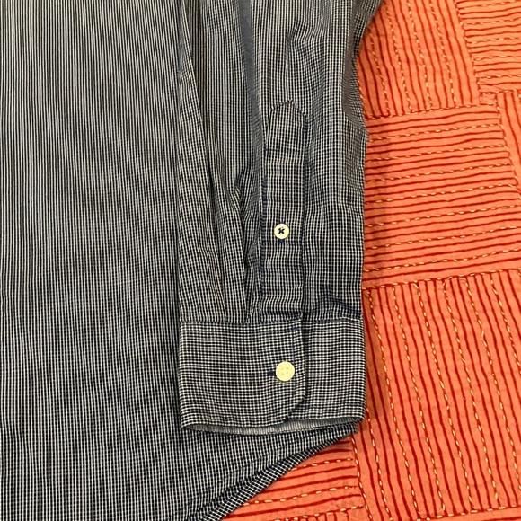 Izod men’s size medium navy blue Checkered cotton blend long sleeve button Shirt - Picture 3 of 16